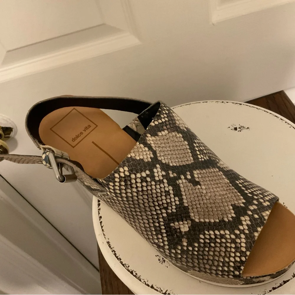 NWOT Python Dolce Vita Platform peep toe sling back. - Picture 6 of 7